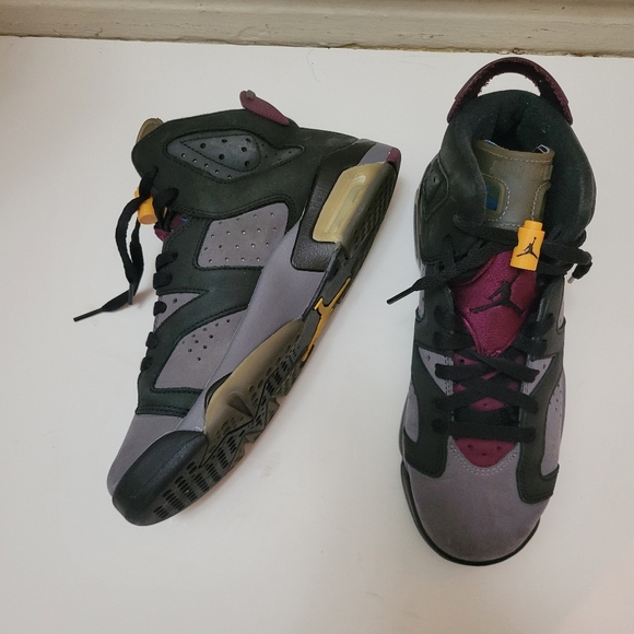 Air Jordan's 6 Retro Bordeaux Sneakers EUC - Picture 8 of 8